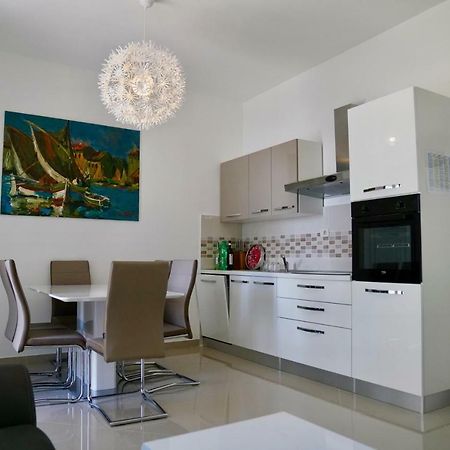 Sesar Apartments Krk - No. 1 Iva Крк Екстер'єр фото