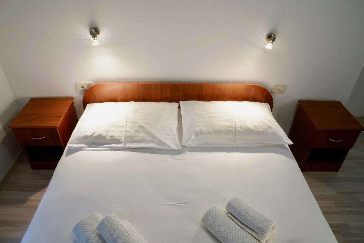 Sesar Apartments Krk - No. 1 Iva Крк Екстер'єр фото