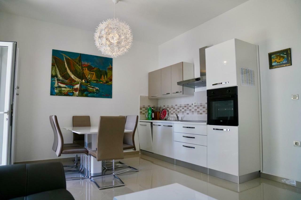 Sesar Apartments Krk - No. 1 Iva Крк Екстер'єр фото