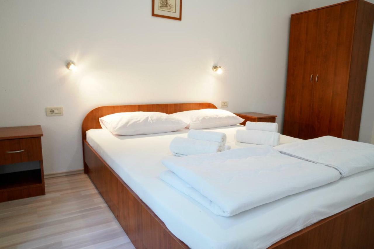 Sesar Apartments Krk - No. 1 Iva Крк Екстер'єр фото