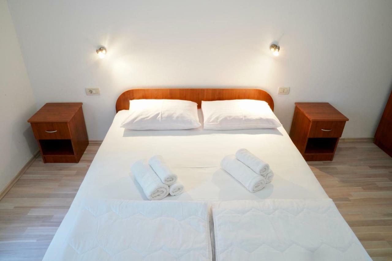 Sesar Apartments Krk - No. 1 Iva Крк Екстер'єр фото