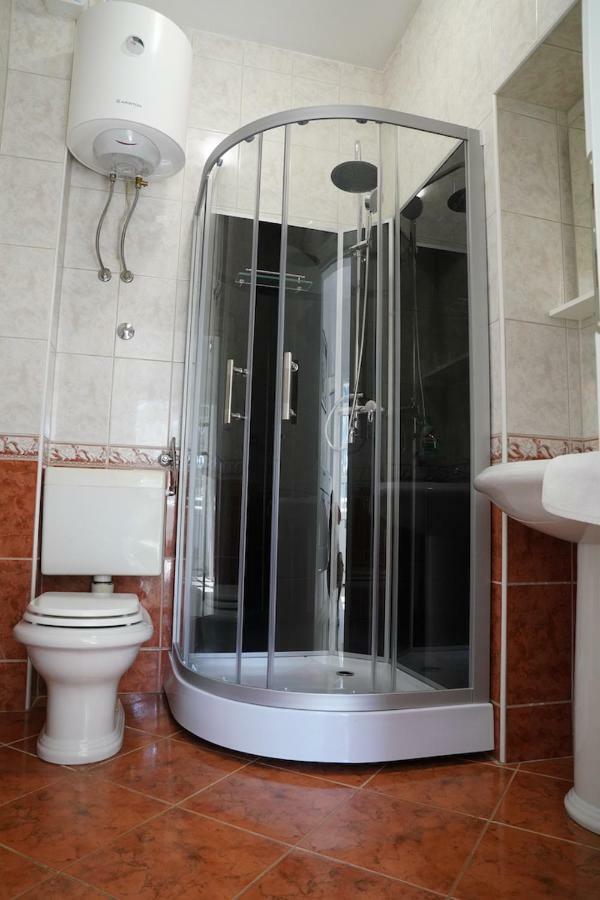 Sesar Apartments Krk - No. 1 Iva Крк Екстер'єр фото